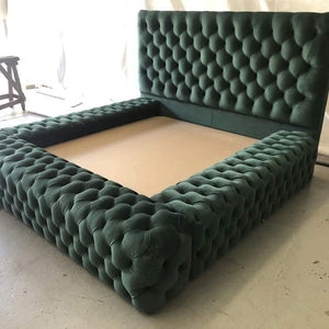 Chesterfield Sleighbed